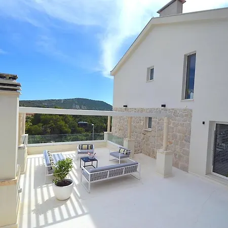 Villa Punta Secca A Luxury In Primosten, Private Cinema *