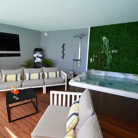 Punta Secca A Luxury In Primosten, Private Cinema *